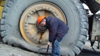 Funny Working Accidents Video 2017 Compilation!